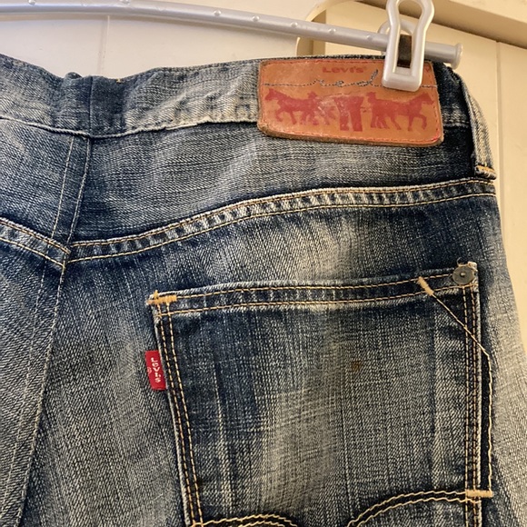 Original Red Levi’s an ICONIC pant - Picture 3 of 10